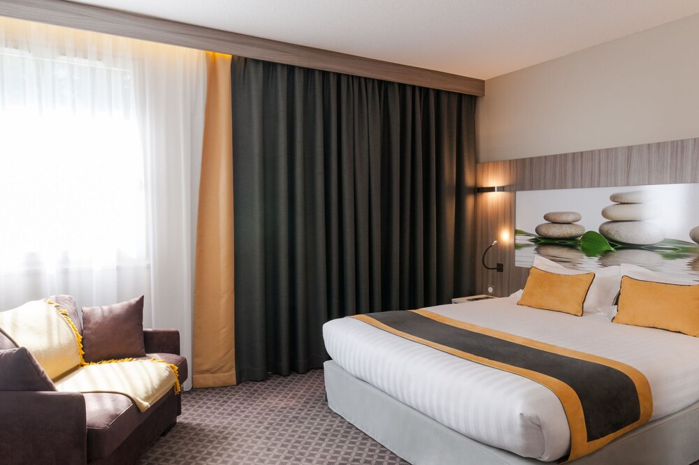 Logis Hôtel Le Parc de Geoffroy - carbon neutral hotel in Thiers