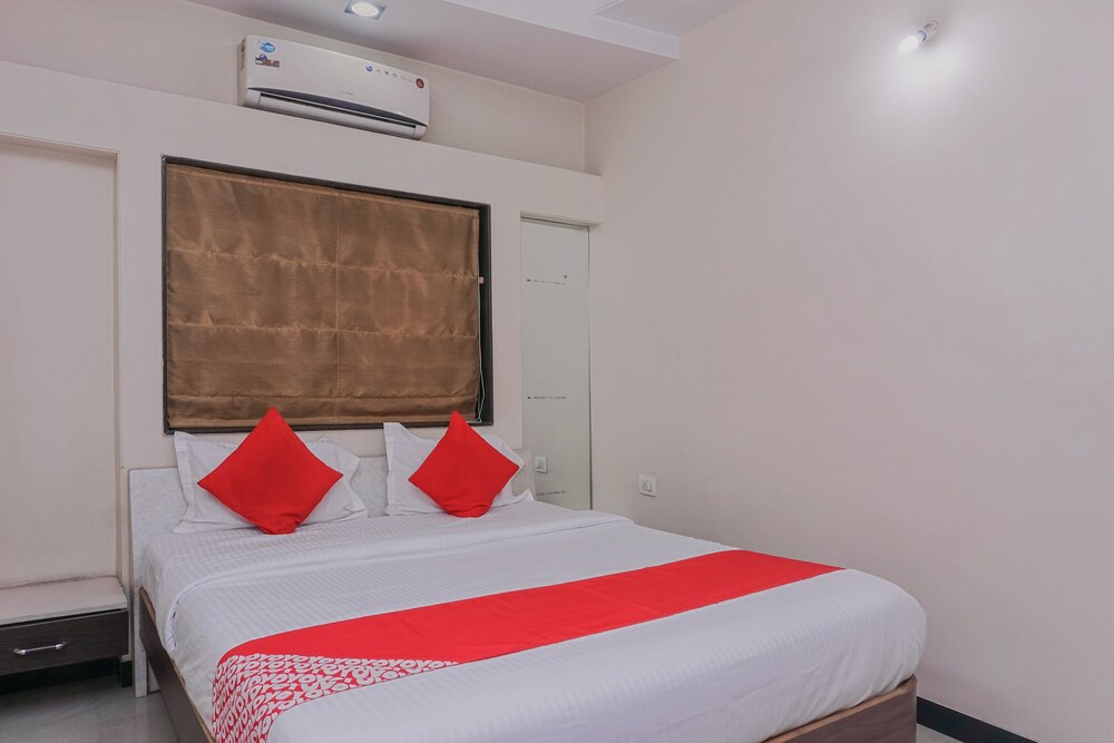 Hotel Rajshree - last minute hotel in Ahmadnagar