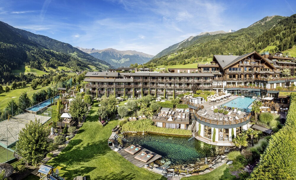 Andreus Resorts — 5-Star Luxury Hotel in San Leonardo In Passiria, Italy