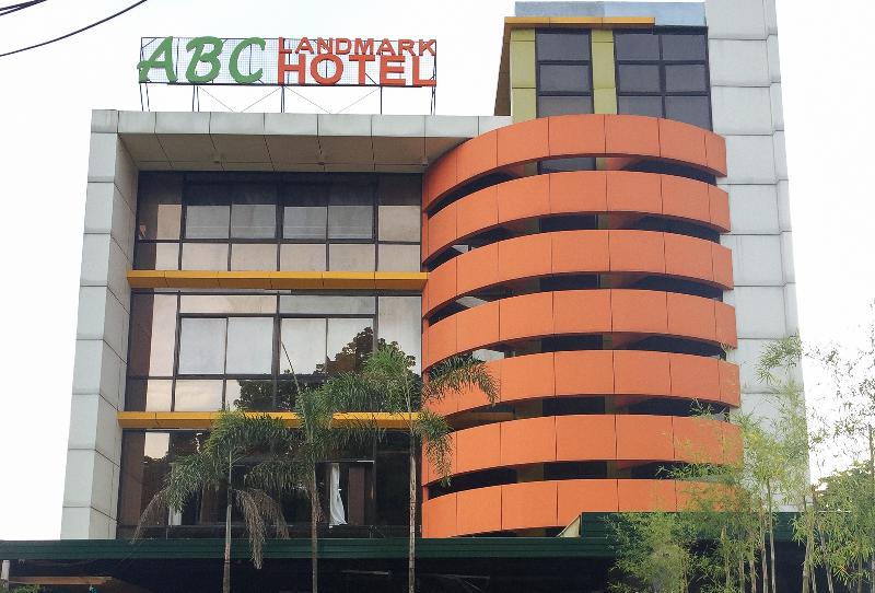 RedDoorz Plus @ ABC Landmark Hotel — hotel in Kidapawan