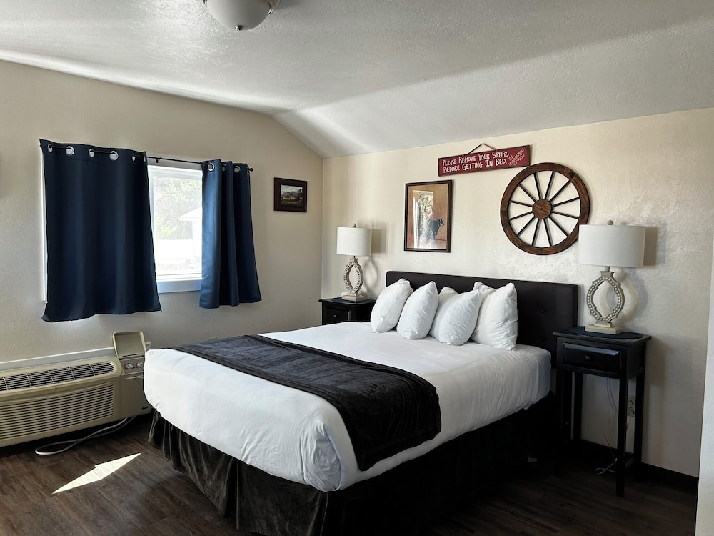 Lamplighter Cabins & Suites - photo 37