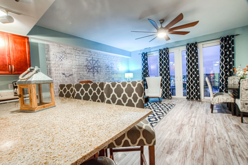 Laketown Wharf Resort by Aneliya's Rentals - photo 452