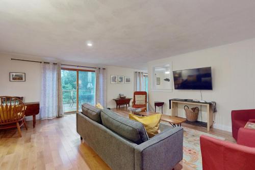 Tall Pines - carbon neutral hotel in Wellfleet