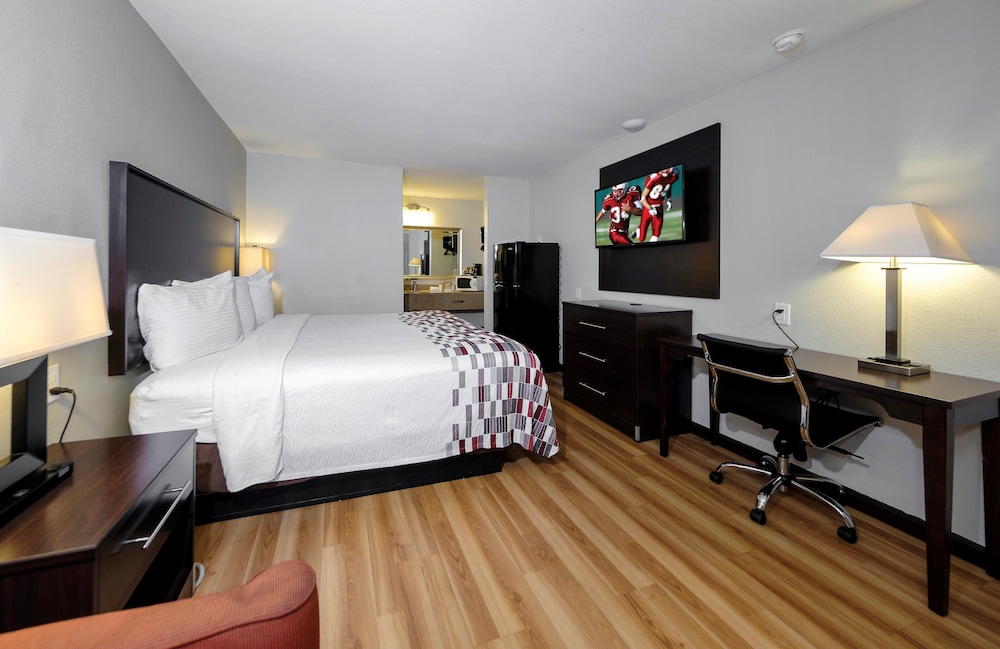 Red Roof Inn Arlington Entertainment District - photo 15