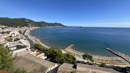 Stupenda vista mare a Laigueglia con posto auto — 4-Star Luxury Hotel in Laigueglia, Italy