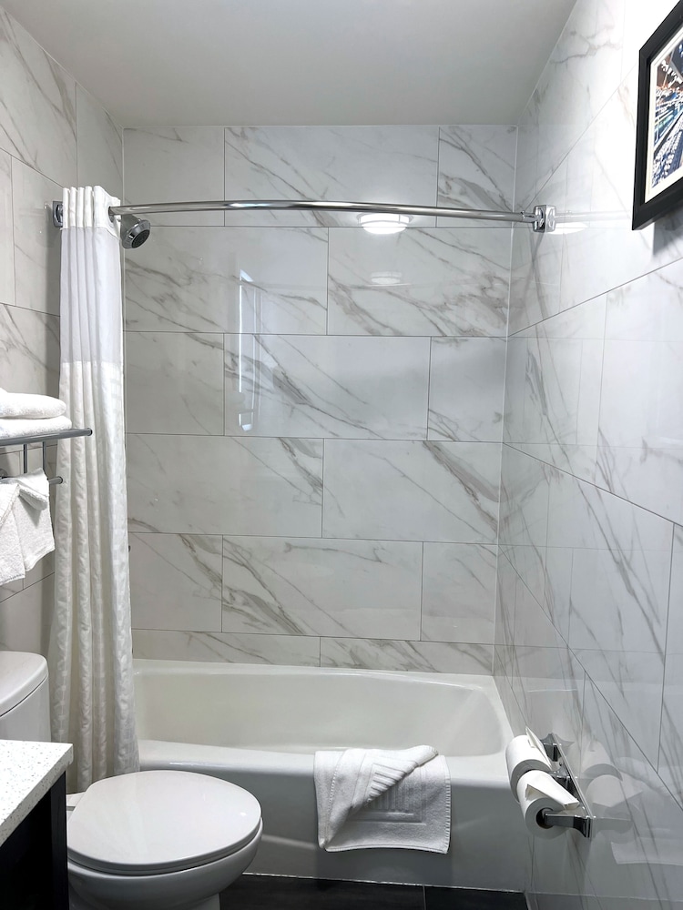Lotus BLU Inn & Suites - photo 37