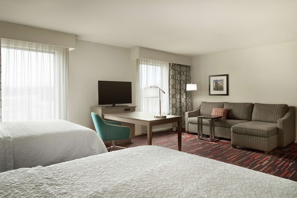 Hampton Inn & Suites St. Louis Alton - photo 13