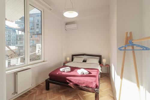 Cozy and Stylish Apt Next to Stamba and Rooms