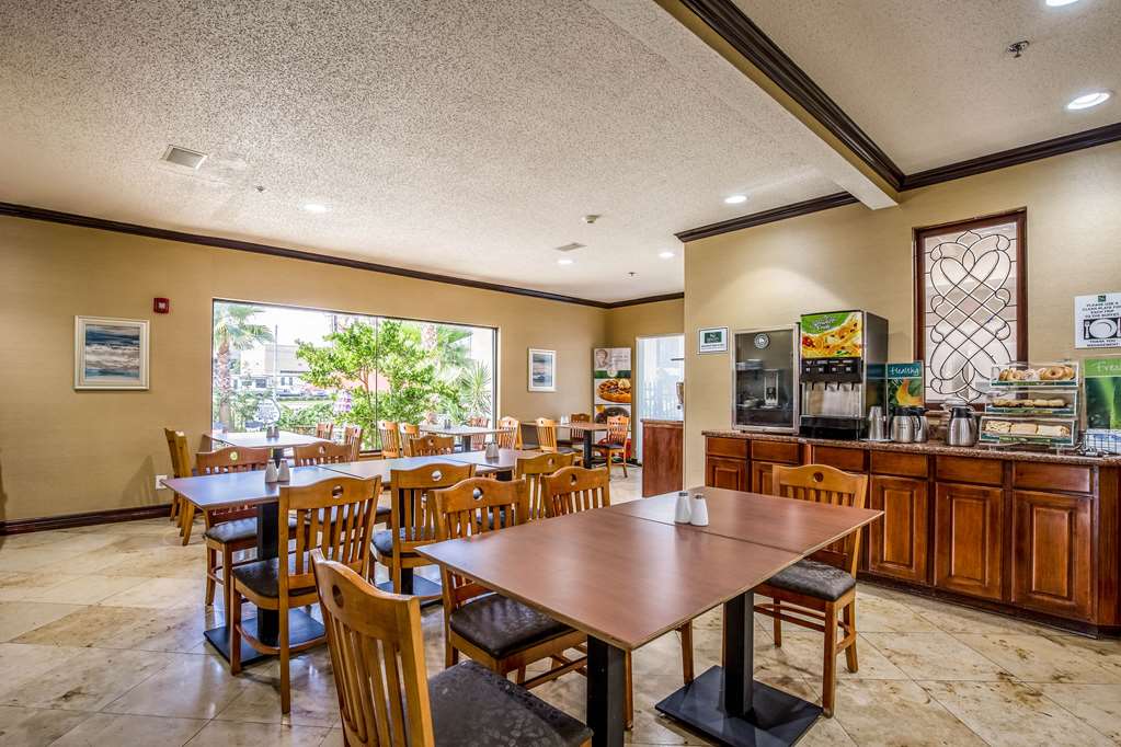 Quality Inn & Suites Seabrook NASA Kemah - photo 25