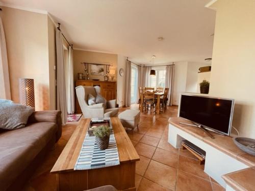 Mine Heimat Weg 10 Haus Kleines Leuchtfeuer — 4-Star Luxury Hotel in Zingst, Germany