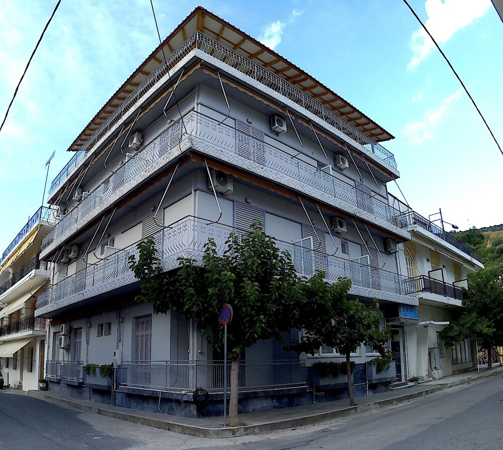 Difo in Aidipsos, Greece