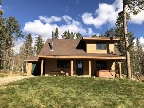 Four Seasons Retreat in Lead, United States