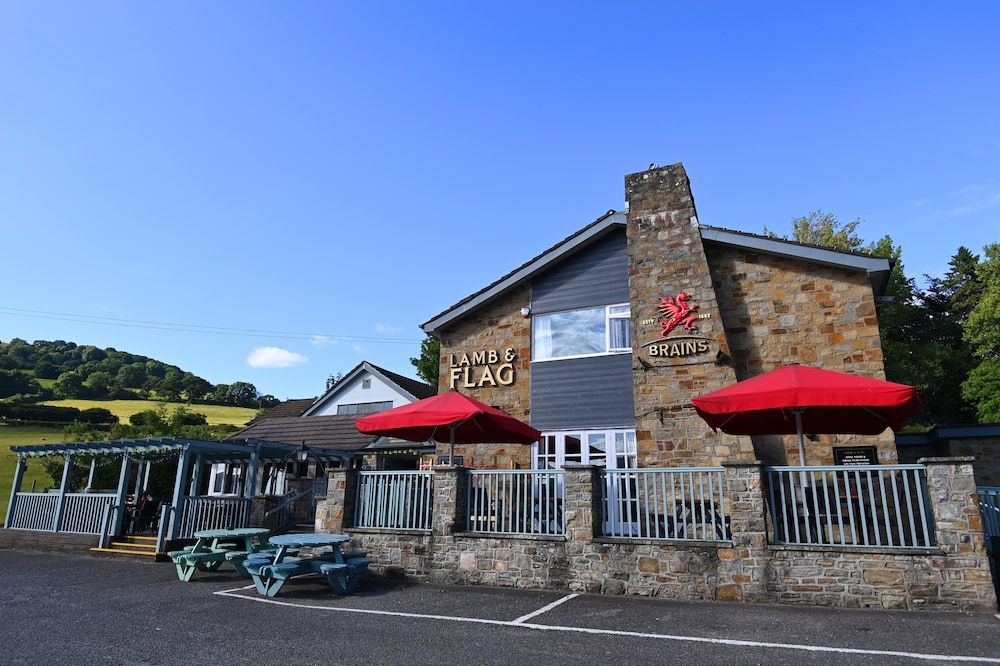 Lamb & Flag Inn - carbon neutral hotel in Abergavenny