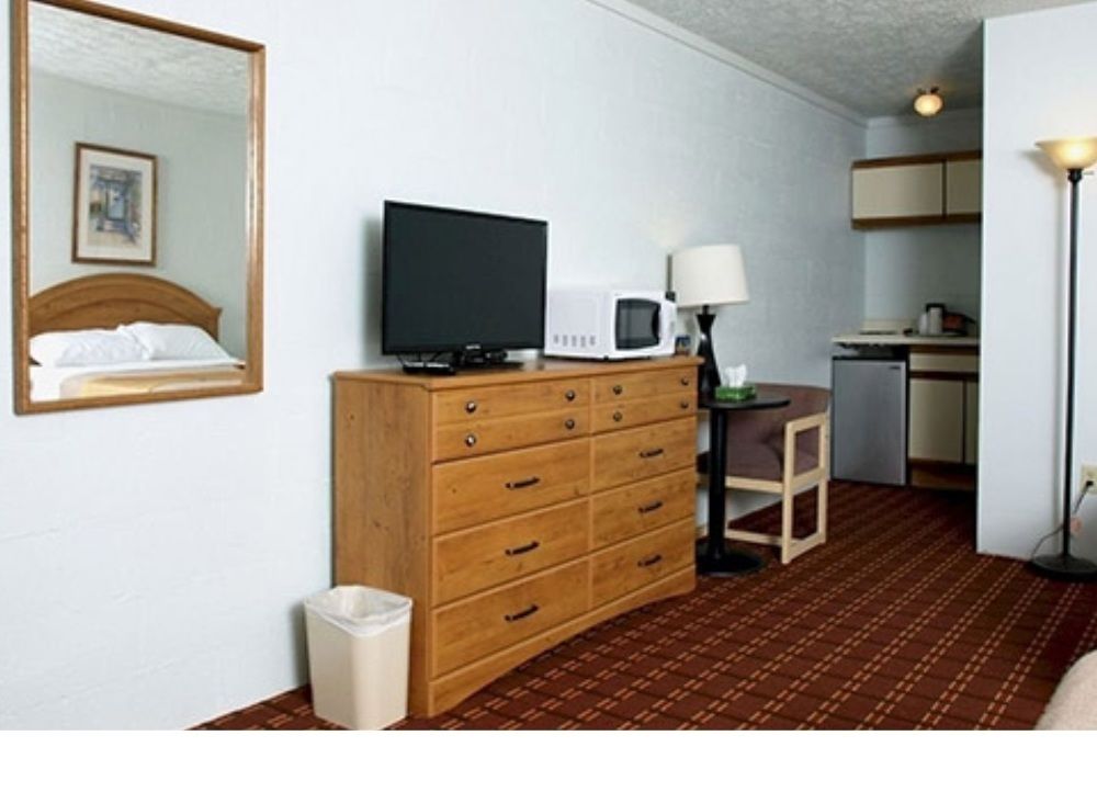 Economy Inn & Suites Gatlinburg - photo 17