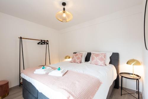 Spacious penthouse for 8 people in the city centre — 4-Star Luxury Hotel in Ostend, Belgium