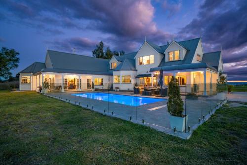 Luxury Group Escape With Spa Pool Views and Privacy in Taupo, New Zealand