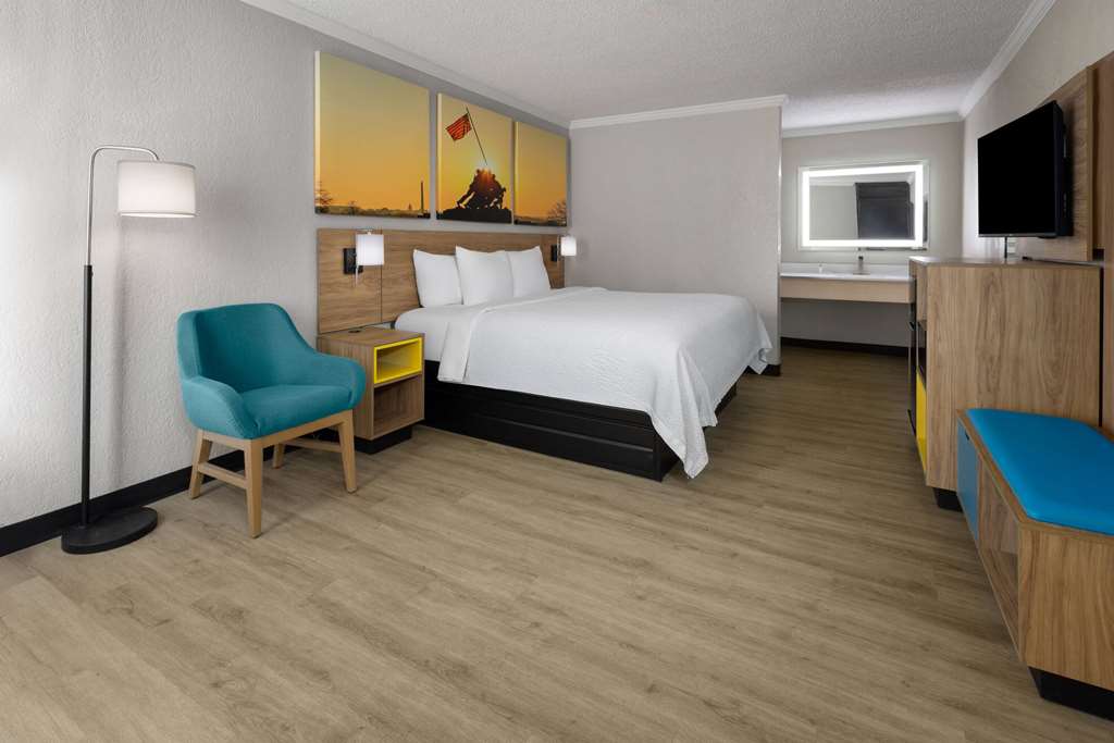 Days Inn by Wyndham Hinesville Near Fort Stewart - photo 15