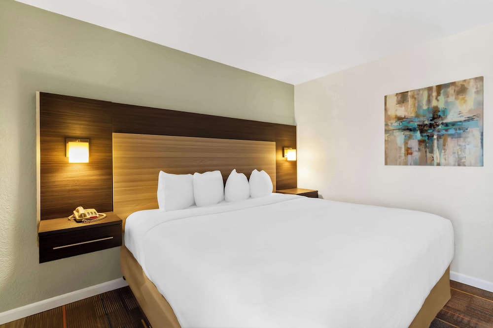 Sonesta Essential NW Houston - photo 10