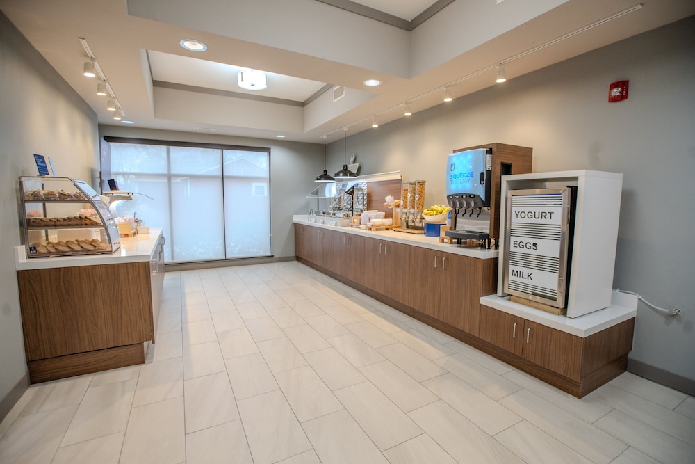 Holiday Inn Express Cleveland by IHG - photo 51