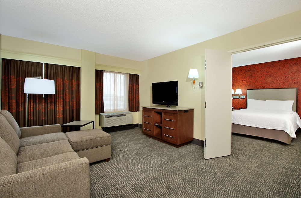 Hampton Inn & Suites Columbus Downtown - photo 37