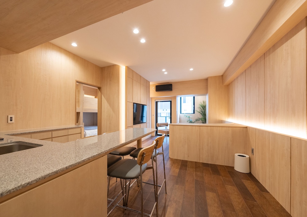 Uh Suite Namba Station — 4-Star Luxury Hotel in Osaka, Japan