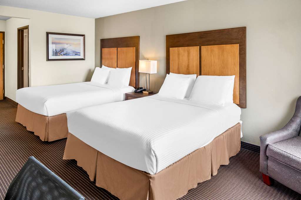 White Pine Inn & Suites - photo 21