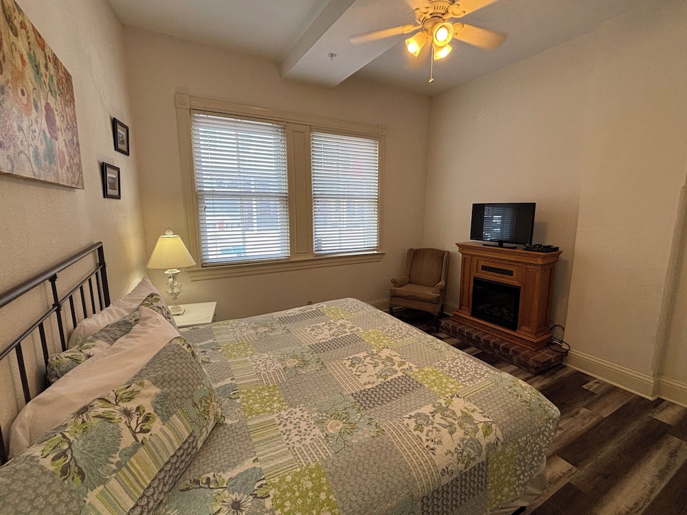 Hermann Crown Suites - photo 89
