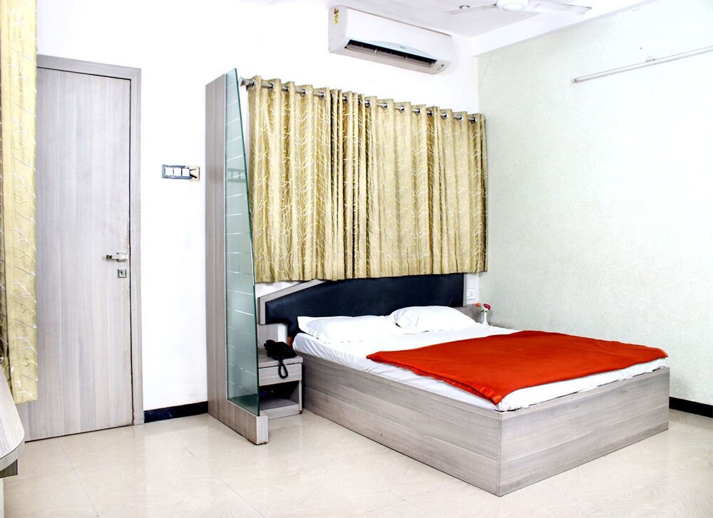 Hotel Farhat Executive — Ahmadnagar — photo 2