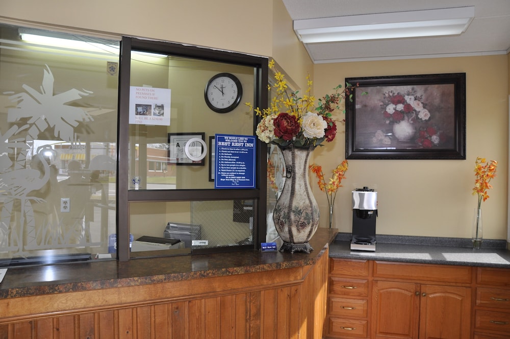 Best Rest Inn - photo 3