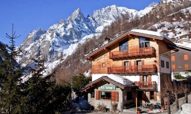 Hotel Chalet Joli in Courmayeur, Italy