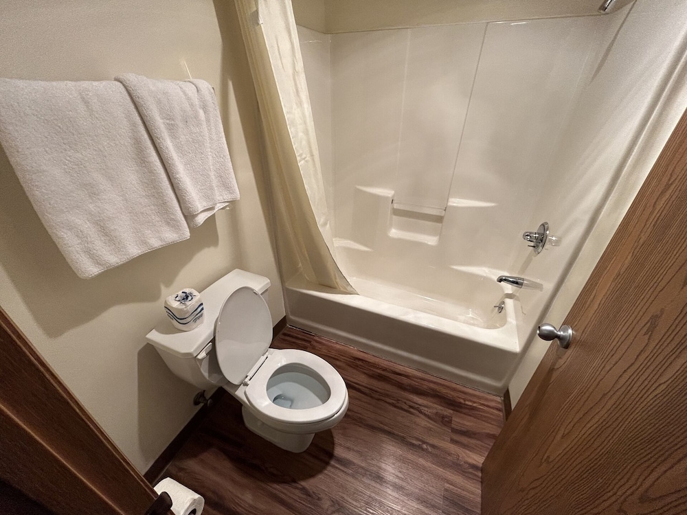 Valley Inn and Suites - photo 61
