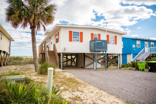 Chill'ax Inn by Oak Island Accommodations - featured photo