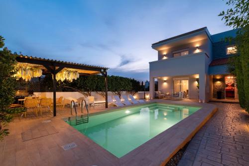 Niovis Villa — 4-Star Luxury Hotel in Rodos, Greece
