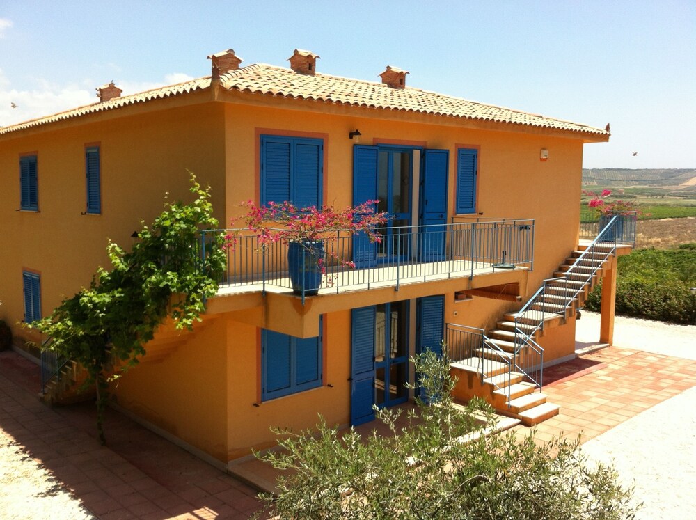 Case Vacanze Le Muse — 4-Star Luxury Hotel in Menfi, Italy