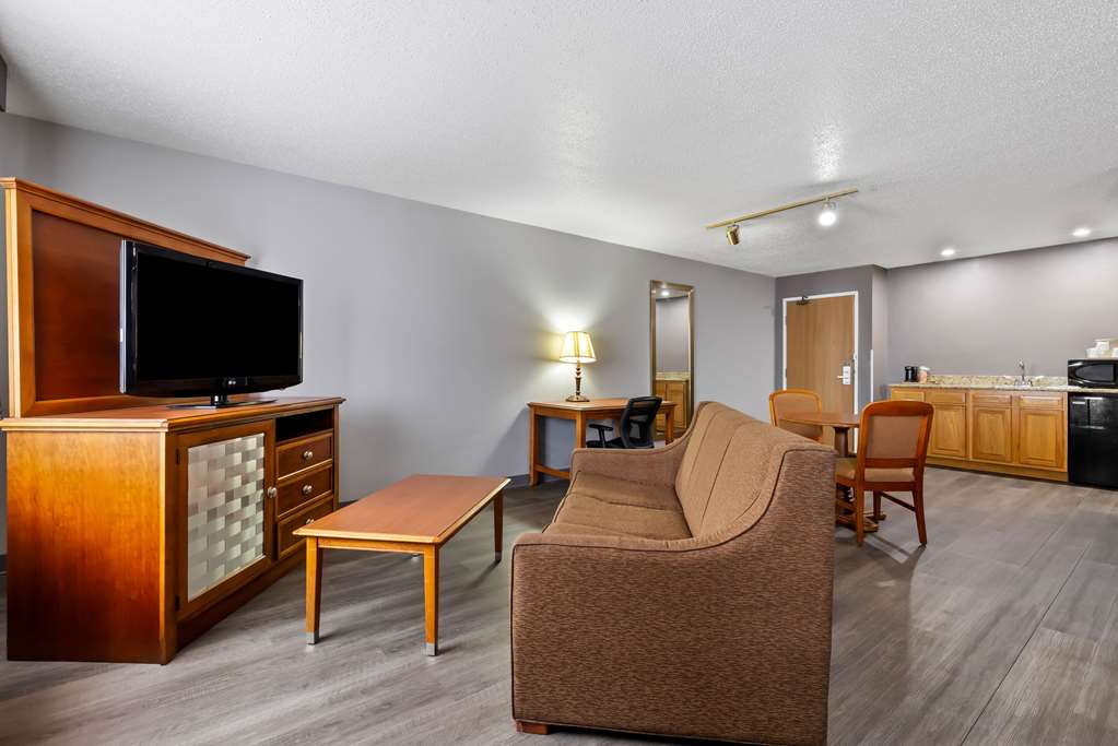 Quality Inn near Monument Health Rapid City Hospital - photo 11