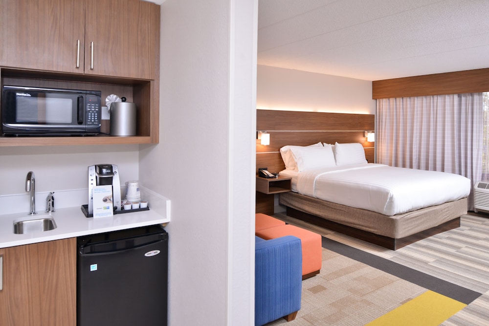 Holiday Inn Express & Suites Indianapolis Dtn Conv Ctr Area by IHG - photo 14
