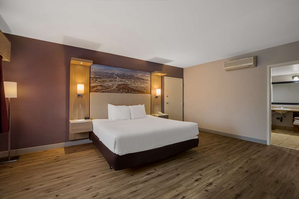 Best Western Diamond Bar Hotel & Suites - photo 14