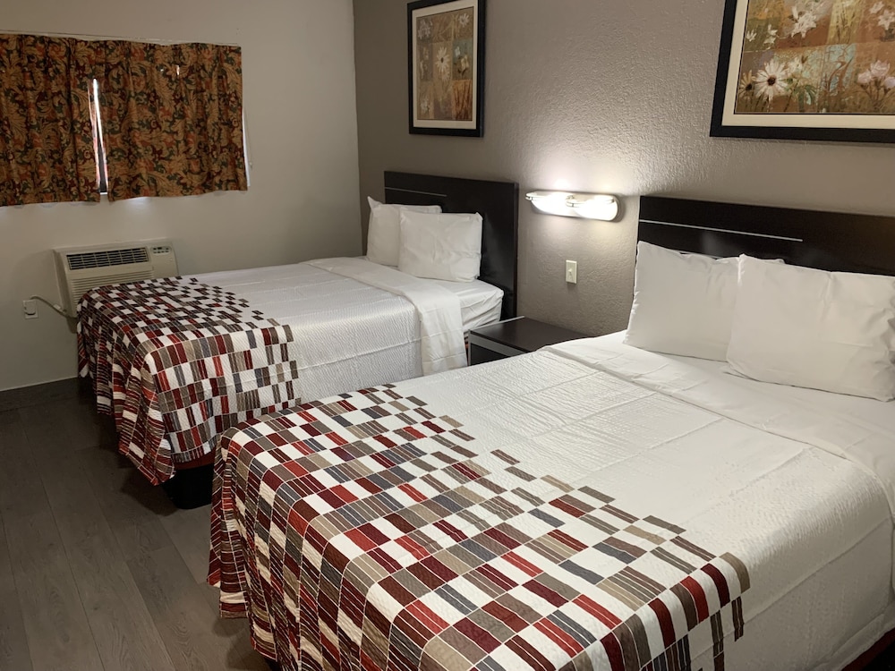 Red Roof Inn Copiague - photo 3