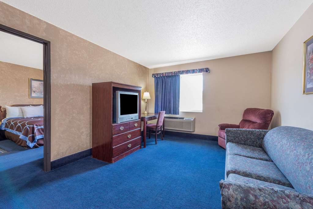 Super 8 by Wyndham Potosi - photo 11