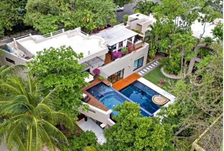 Amazing Hacienda for 14 guests Steps to the beach in Playa Del Carmen, Mexico
