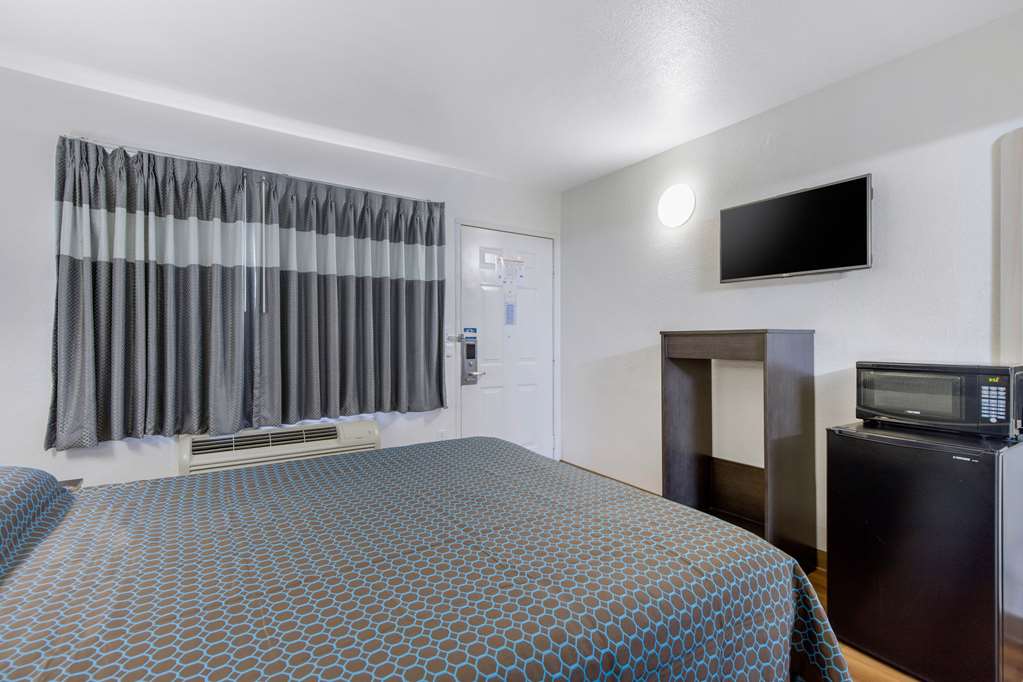 Rodeway Inn Winston Salem Route 52 - photo 12