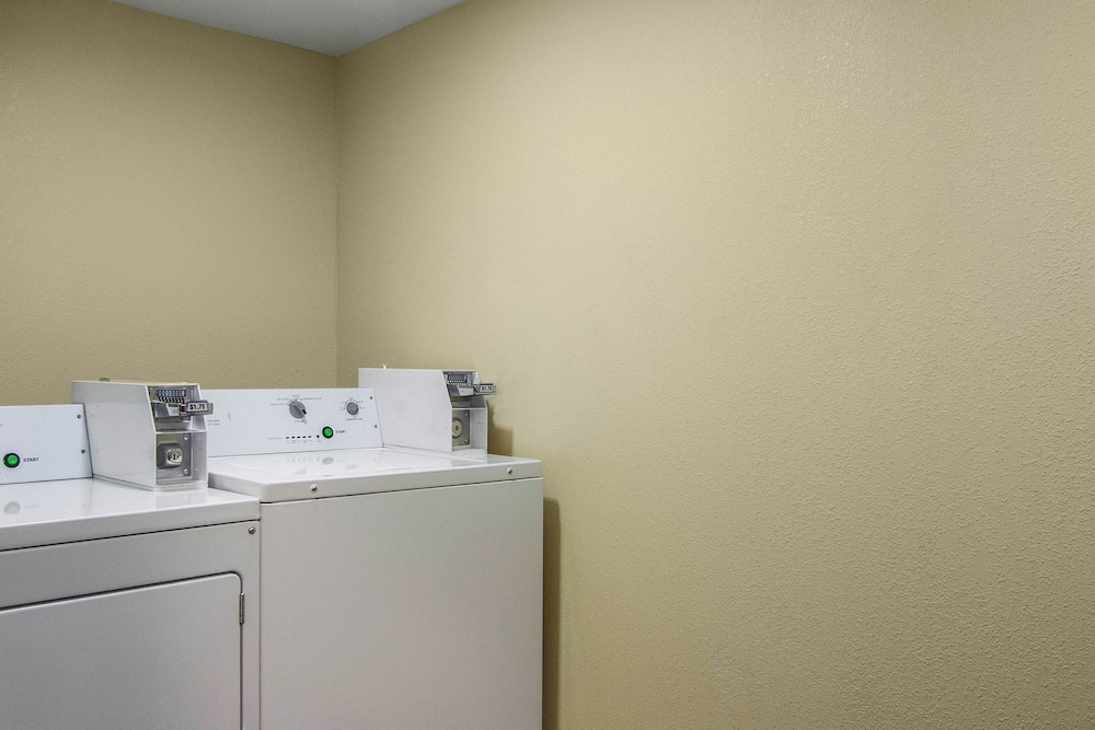 Red Roof Inn Perrysburg - photo 25