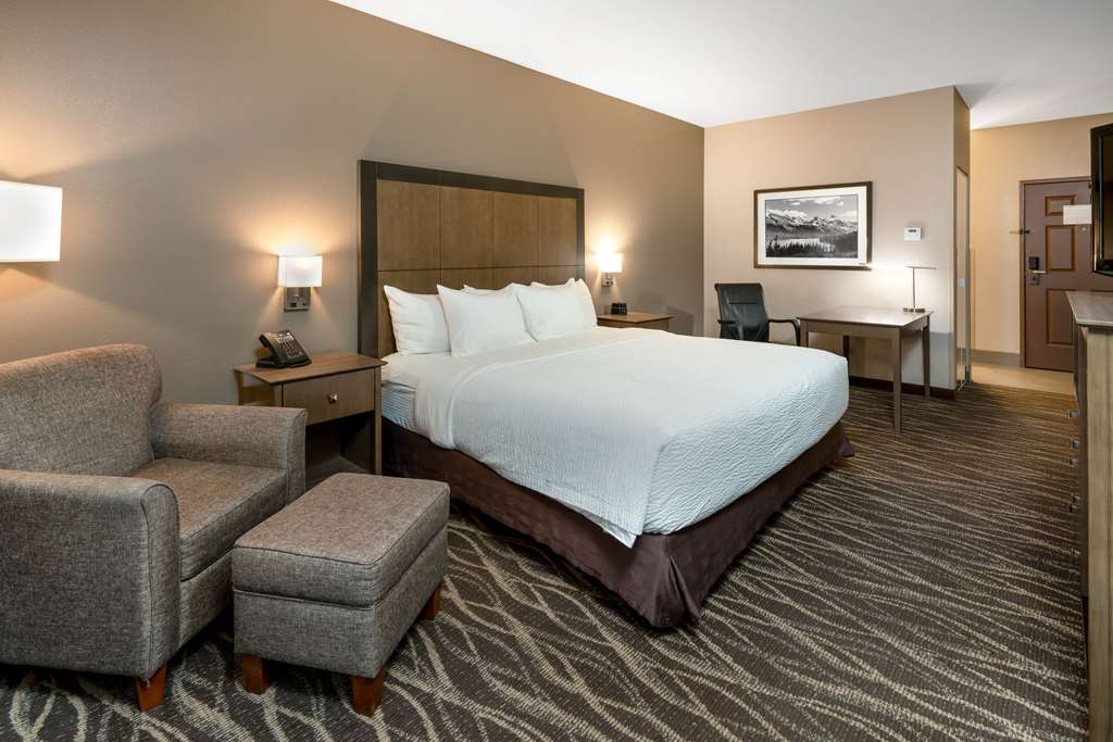 Best Western Plus Kalispell Glacier Park West Hotel & Suites - photo 9