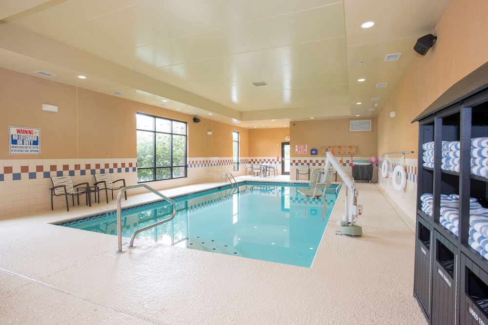 Hampton Inn & Suites Cincinnati Union Center - photo 39