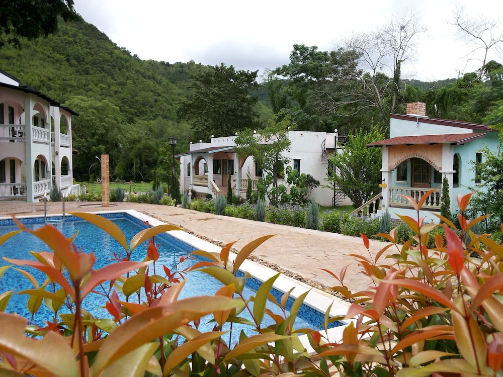 Stamp Hills Resort & Restaurant in Suan Phueng, Thailand