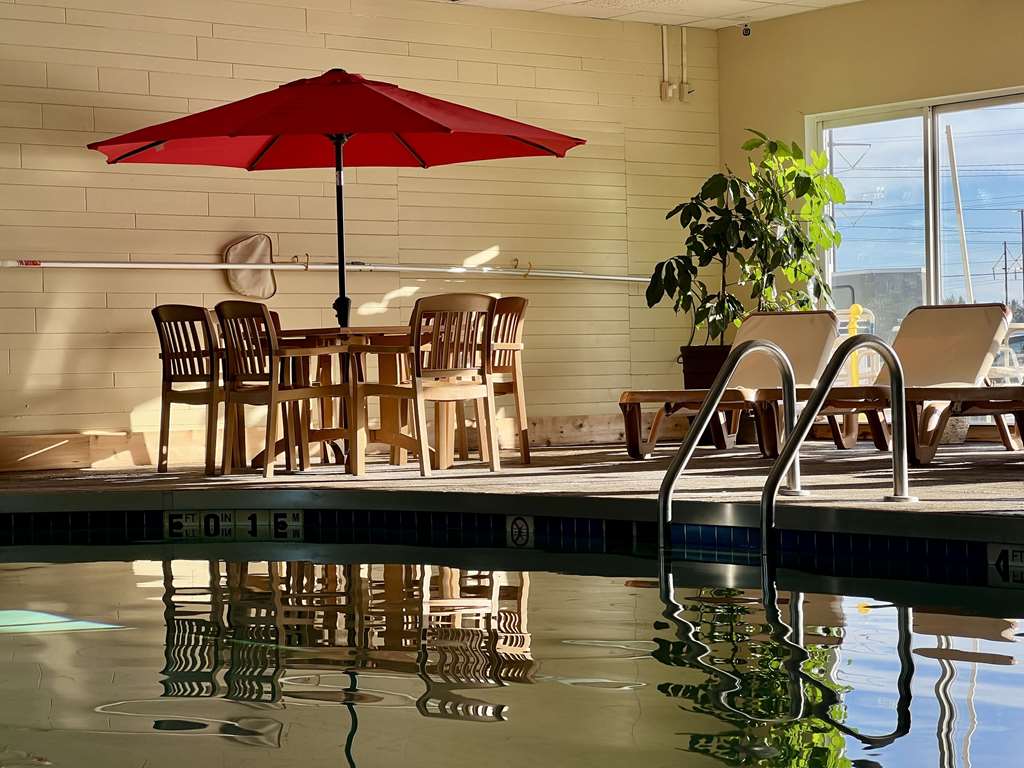 Econo Lodge Wausau Rothschild - photo 23