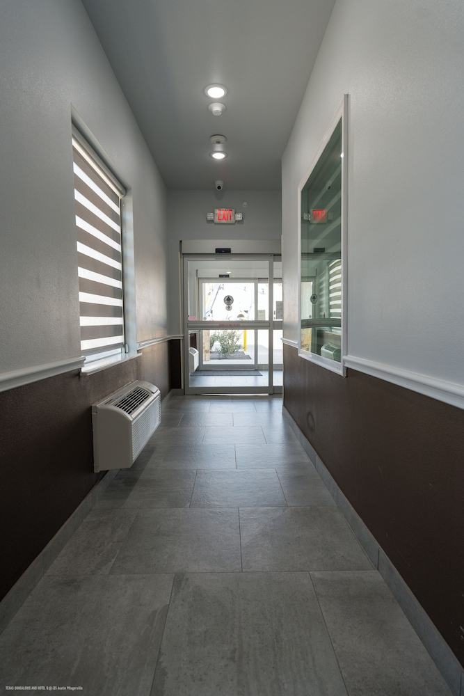 Texas Bungalows Hotel & Hotel Que at i35 Austin Pflugerville - photo 56