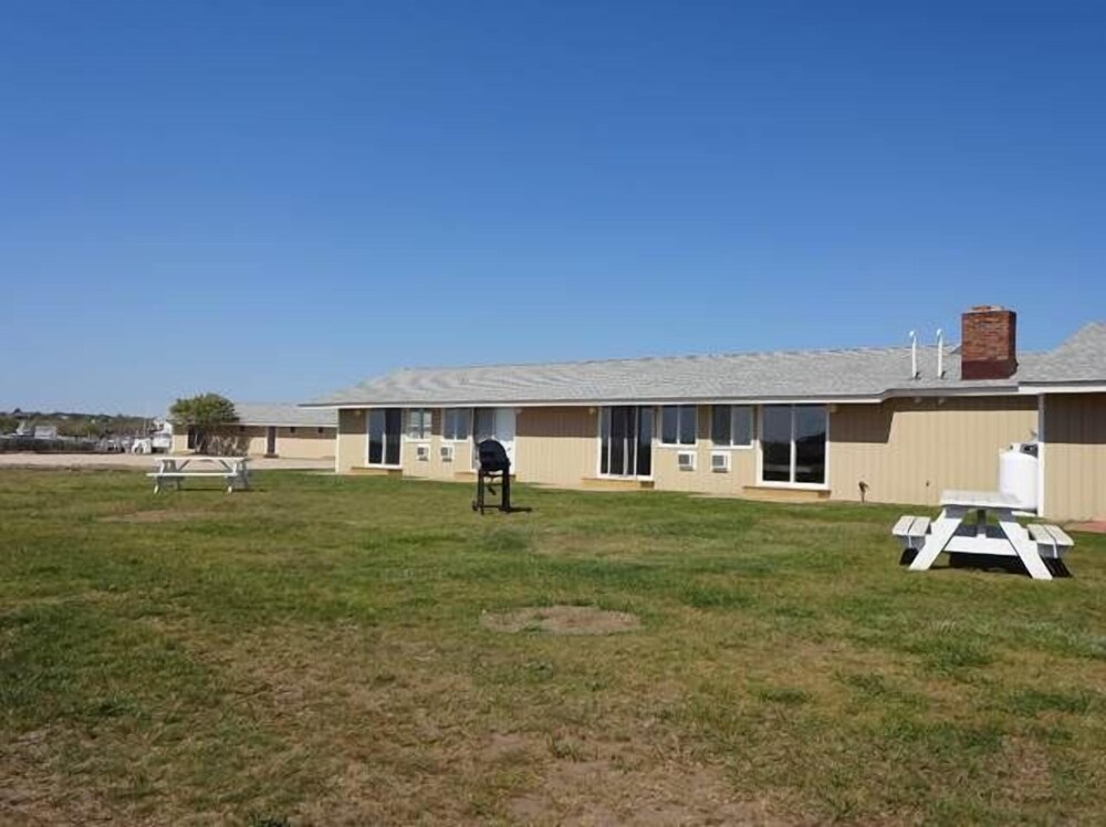 Montauk Bungalows - photo 28