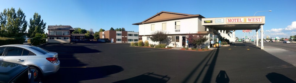 Motel West - photo 50