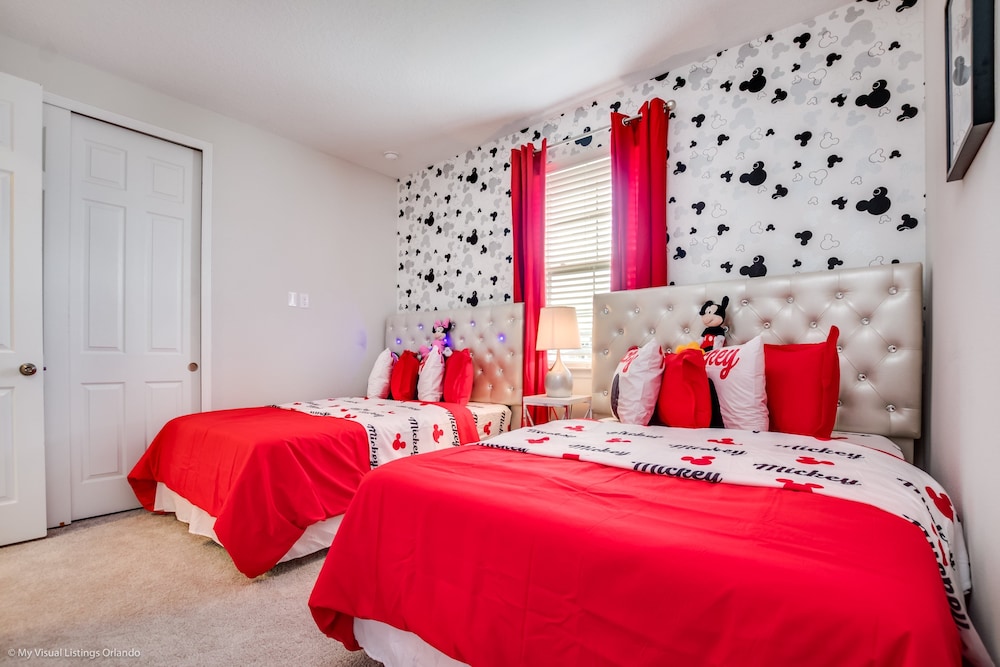 Beautiful 4 Bed With Pool & Spa - photo 46